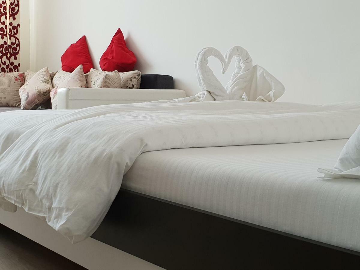 Studio Central Piatra Neamt Luaran gambar